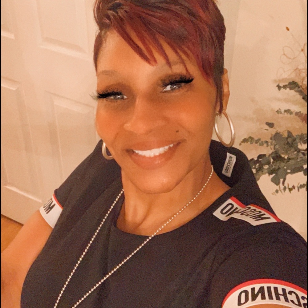 Meet your Posher, Deena